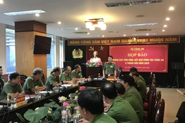 Trung tướng Lương Tam Quang, Thứ trưởng Bộ Công an đang trao đổi với báo chí. (Ảnh: Đức Duy/Vietnam+)
