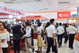 Tuần hàng Việt thành phố Hà Nội và Phiên chợ tuần nông sản an toàn thực phẩm năm 2020 kéo dài đến hết ngày 21/6. (Ảnh: Đức Duy/Vietnam+)