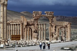 SOHR: IS đã kiểm soát nhiều khu vực ở thành phố Palmyra