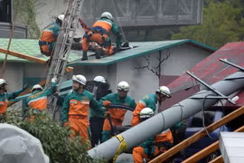 Diễn tập đối phó thảm họa động đất tại Nhật Bản. (Nguồn: AFP/TTXVN)