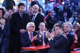 Nhiều lãnh đạo cấp cao đảng SPD tại một cuộc vận động tranh cử ở Berlin năm 2013. (Ảnh: Mạnh Hùng/Vietnam+)