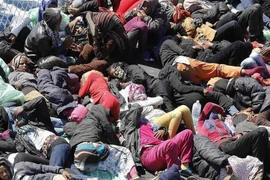 Người di cư trên một con thuyền vượt Địa Trung Hải sang Châu Âu. (Nguồn: gds.it)