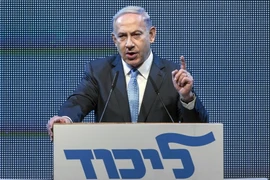 Israel tiếp tục đóng băng khoản tiền thuế thu hộ Palestine