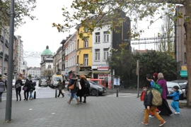 Cuộc sống bình dị hàng ngày của người dân Molenbeek. (Ảnh: Hương Giang/Vietnam+)