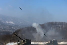 Một cuộc tập trận của lực lượng pháo binh Hàn Quốc. (Nguồn: Yonhap/TTXVN)