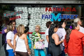 Venezuela phân phối hàng hóa, nhu yếu phẩm cho người dân thủ đô