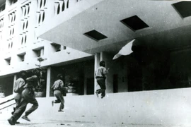 [News Game] Nhìn lại chiến thắng lịch sử mùa Xuân năm 1975