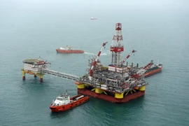 Saudi Arabia kêu gọi các nước ngoài OPEC hợp tác đẩy giá dầu