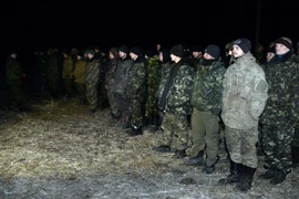 Lực lượng đòi độc lập trao trả 16 tù binh cho quân đội Ukraine