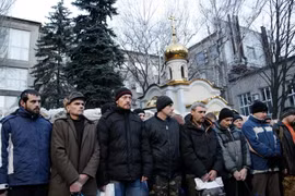 Ukraine: Lực lượng đòi độc lập trao đổi tù binh theo thỏa thuận