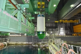 Fukushima chuyển rác thải nhiễm xạ sang các cơ sở tạm trữ
