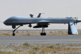 Mỹ: "Ma biển" X-47B tự tiếp nhiên liệu trên không thành công