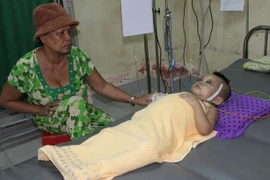 Bình Dương: Bé trai ba tuổi bị cha dượng bạo hành dập đại tràng