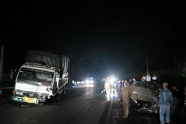 Hà Nam: Xe máy va vào ôtô tải cùng chiều, 2 người thiệt mạng