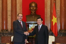 Chủ tịch nước Trương Tấn Sang tiếp đồng chí Alejandro Castro, Đặc phái viên của Chủ tịch Hội đồng Nhà nước Cuba Raul Castro. (Ảnh: Nguyễn Khang/TTXVN)
