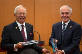 Thủ tướng Malaysia Najib Razak và người đồng cấp Australia Malcolm Turnbull tại cuộc gặp. (Nguồn: EPA)