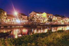 Một góc phố cổ Hội An về đêm. (Ảnh: Trọng Đạt/TTXVN) 