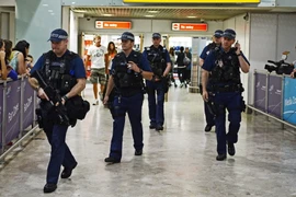 Anh bắt một thiếu niên tình nghi liên quan âm mưu khủng bố