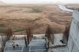 Toàn cảnh công trình xây dựng đập thủy điện Đại Phục Hưng ở gần Guba, Ethiopia. (Ảnh: AFP/TTXVN)