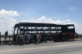 Hiện trường một vụ cháy xe khách. Ảnh minh họa. (Ảnh: Hoa Mai/TTXVN)