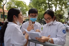 Từ năm học tới, học sinh lớp 10 sẽ được chọn môn. (Ảnh: PV/Vietnam+)