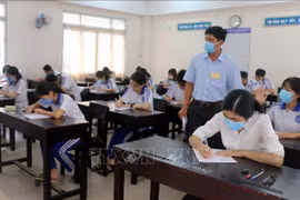 Thí sinh dự tốt nghiệp trung học phổ thông. (Ảnh: TTXVN)