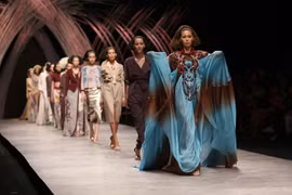 Một thiết kế trong bộ sưu tập 'Frist Initiation" của nhà tạo mốt Julien Fouriné, tại đêm khai mạc Vietnam International Fashion Week 2015. (Ảnh: BTC)
