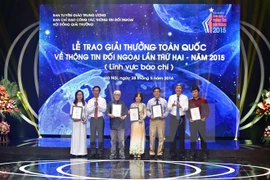 Lễ trao Giải thưởng toàn quốc về thông tin đối ngoại tại Hà Nội ngày 28/5/2016. (Nguồn: TTXVN)