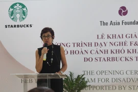 Bà Patricia Marques, Tổng Giám đốc của Starbucks Việt Nam chia sẻ về nội dung chương trình đào tạo. (Ảnh: PV)
