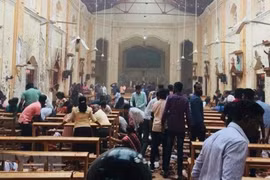 Hiện trường đổ nát sau vụ nổ tại một nhà thờ ở Kochchikade, thủ đô Colombo, Sri Lanka ngày 21/4/2019. (Ảnh: India Today/TTXVN)