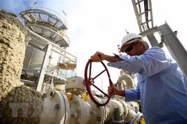 Một cơ sở lọc dầu tại Basra, Iraq. (Nguồn: AFP/TTXVN)