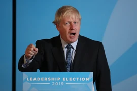 Cựu Ngoại trưởng Anh Boris Johnson phát biểu trong cuộc vận động tranh cử ở Bedfordshire ngày 13/7. (Ảnh: AFP/TTXVN)