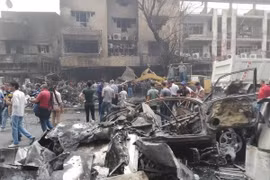 Hiện trường một vụ đánh bom ở Iraq. (Nguồn: THX/TTXVN)