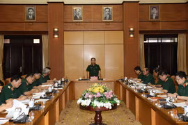 Đại tướng Ngô Xuân Lịch, Ủy viên Bộ Chính trị, Phó Bí thư Quân ủy Trung ương, Bộ trưởng Bộ Quốc phòng phát biểu chỉ đạo tại Hội nghị. (Ảnh: Minh Tuấn/TTXVN)