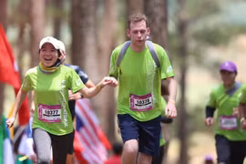 Các vận động viên tham gia giải chạy Siêu Marathon quốc tế Dalat Ultra Trail 2019. (Nguồn: Vietnam+)