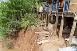 Hiện trường vụ sạt lở. (Ảnh: Công Mạo/TTXVN)