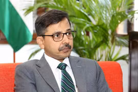 Đại sứ Cộng hòa Ấn Độ tại Việt Nam Pranay Verma trả lời phỏng vấn Thông tấn xã Việt Nam. (Ảnh: Văn Điệp/TTXVN)