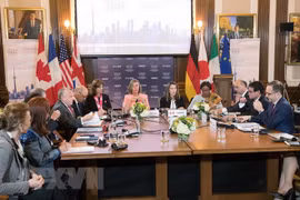 Các Ngoại trưởng Nhóm G7 thảo luận tại hội nghị ở Toronto, Canada. (Nguồn: AFP/TTXVN)