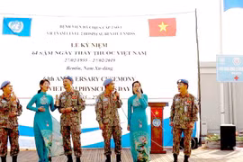 Tiết mục văn nghệ tại buổi lễ. (Nguồn: TTXVN phát)