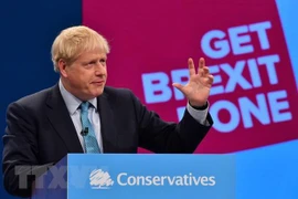 Thủ tướng Anh Boris Johnson phát biểu tại hội nghị của đảng Bảo thủ tại Manchester, Tây Bắc Anh ngày 2/10/2019. (Nguồn: AFP/TTXVN)