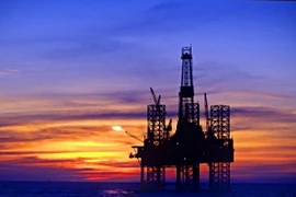 Giá vàng châu Á nới rộng đà tăng sau thông tin dự trữ từ Mỹ