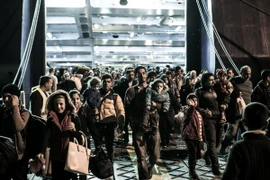 Người tị nạn tại cảng Piraeus, Hy Lạp. (Nguồn: THX/TTXVN)
