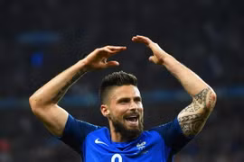 Tiền đạo Pháp Olivier Giroud, người hùng đóng góp hai bàn trong chiến thắng đậm đà của đội chủ nhà. (Nguồn: EPA/TTXVN) 