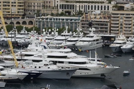 Vịnh Sydney tắc đường do tình trạng quá tải du thuyền