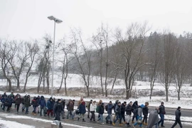 Người tị nạn tại khu vực viên giới Slovenia-Áo ngày 5/1. (Nguồn: AFP/TTXVN) 