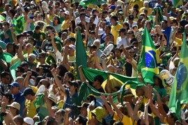Brazil tuần hành phản đối tiến trình luận tội Tổng thống D. Rousseff