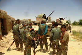 Hàng trăm phiến quân Taliban đầu hàng chính quyền Afghanistan