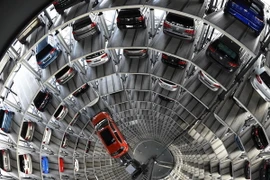 Ôtô của hãng Volkswagen trong một nhà máy ở Wolfsburg, miền Bắc nước Đức. (Nguồn: AFP/TTXVN) 