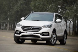Hyundai SantaFe 2016 "lột xác" với giá từ 1,1 tỷ đồng 