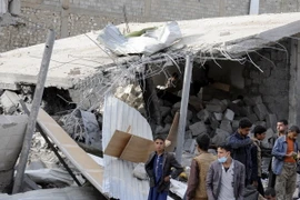 Cảnh đổ nát sau cuộc không kích ở thủ đô Sanaa. (Nguồn: THX/TTXVN)